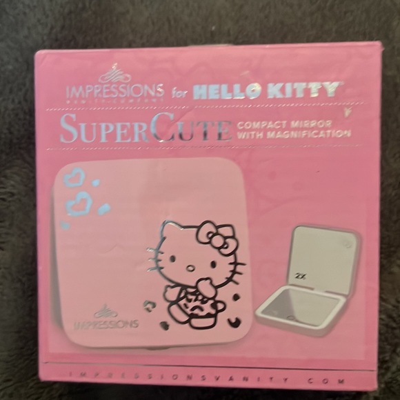 ••HELLO KITTY !!! IMPRESSIONS VANITY COMPANY BUNDLE ••• - Picture 4 of 6